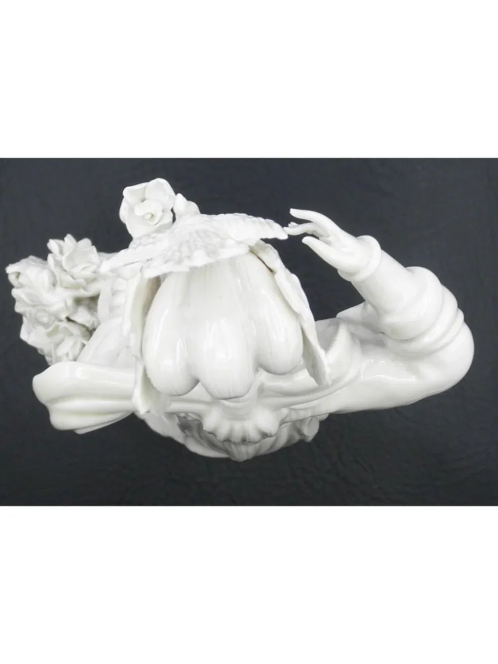 Porcelain Geisha Figurine Statue Cream Colored Bird Hat Flowers 11 IN Exquisite! - Picture 15 of 16